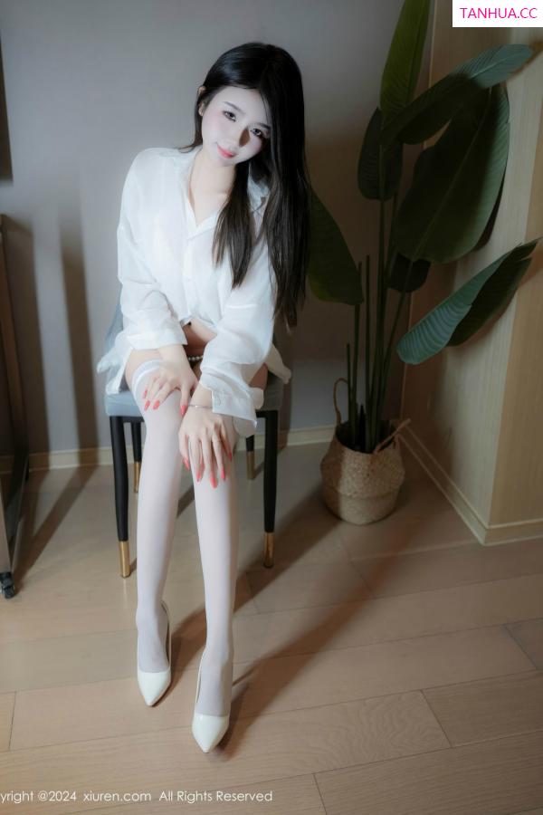 李倩Lucky  [XiuRen]高清写真图 2024.11.04 No.9389 Lucky- 丝袜美腿第19张图片